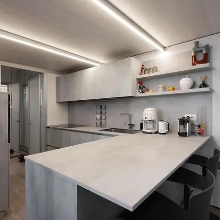 Saronno 7 شقة